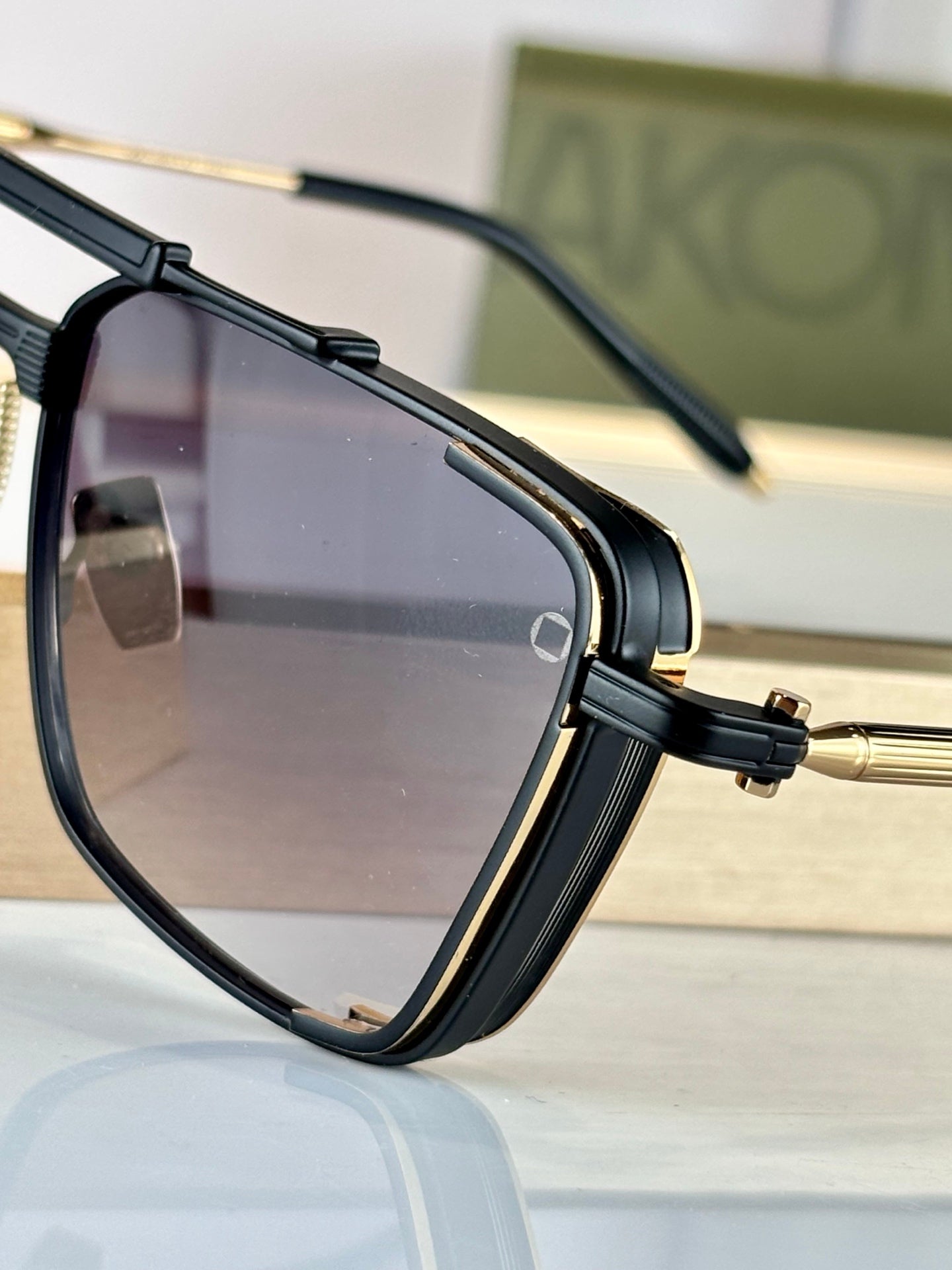 AKONI Sunglasses-HERA AKS-203E
